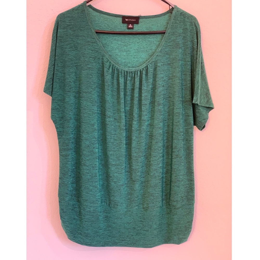 Cute green top